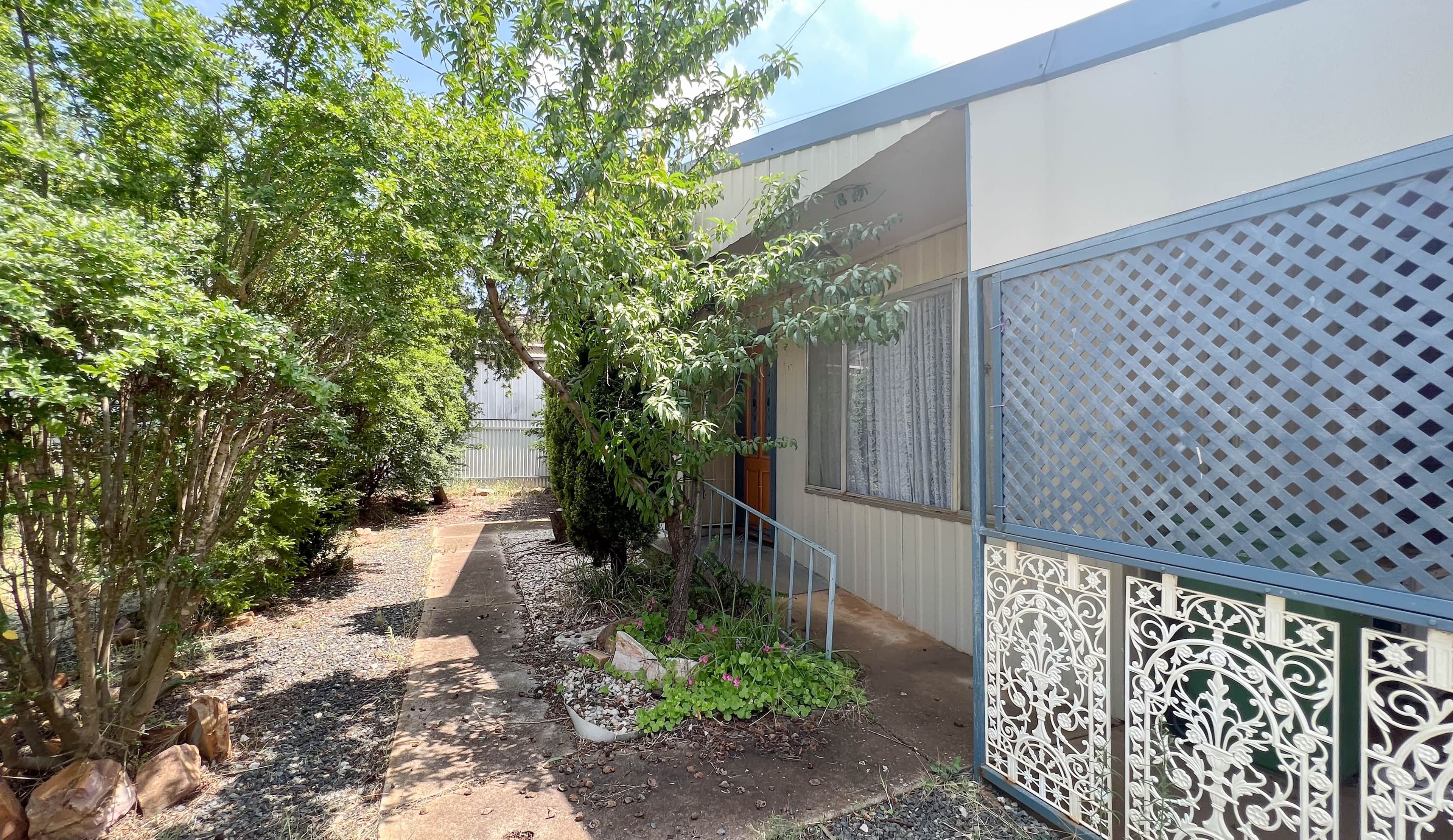 17 Caroon Street, Ungarie NSW 2669, Ungarie - Image 1