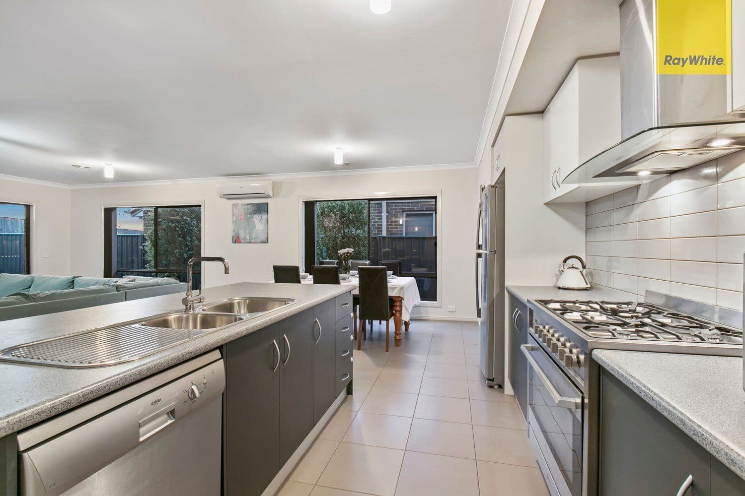 32 Sagan Drive, Cranbourne North VIC 3977, Cranbourne North - Thumbnail 5