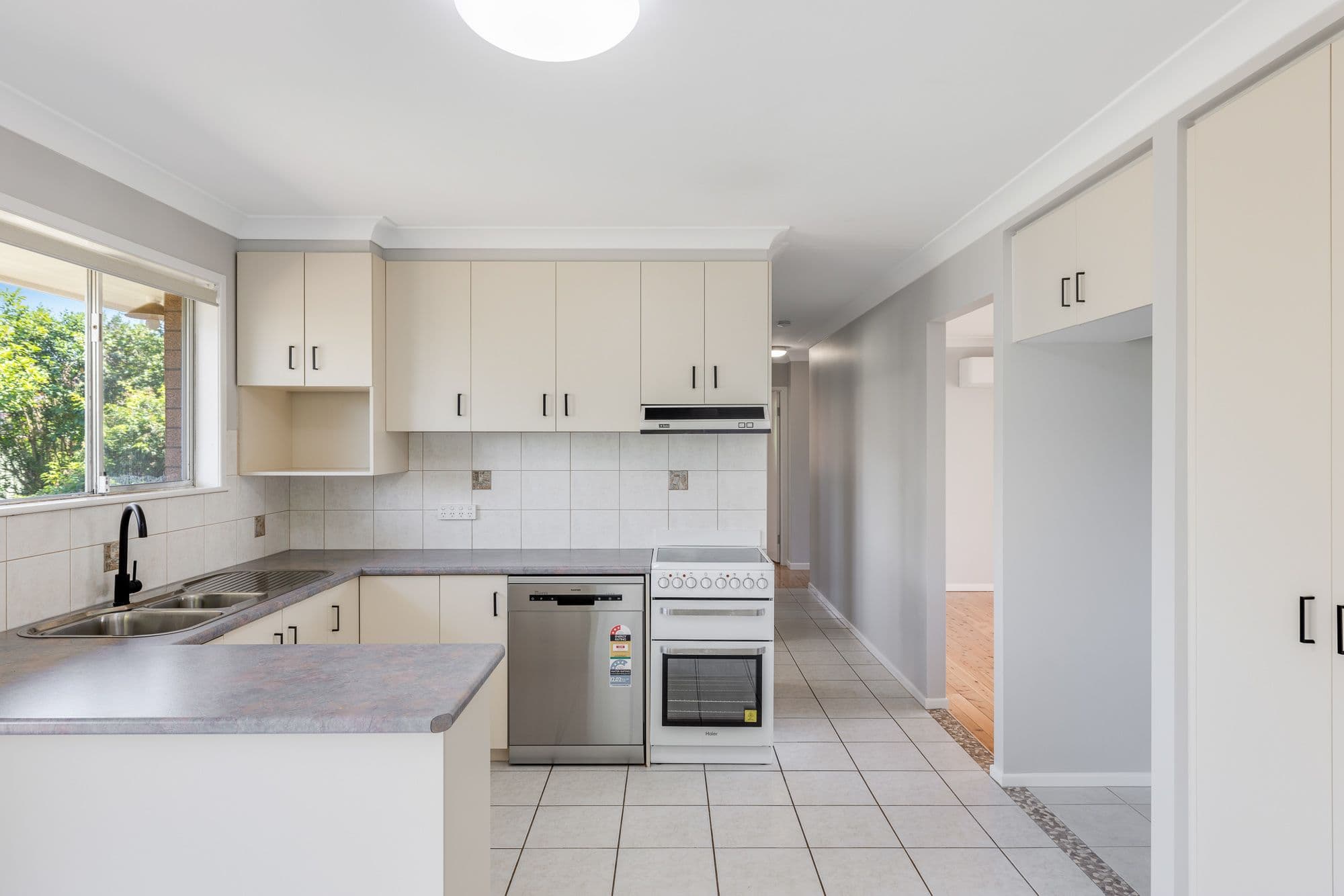 13 Hinton Street, Wilsonton QLD 4350, Wilsonton - Thumbnail 5