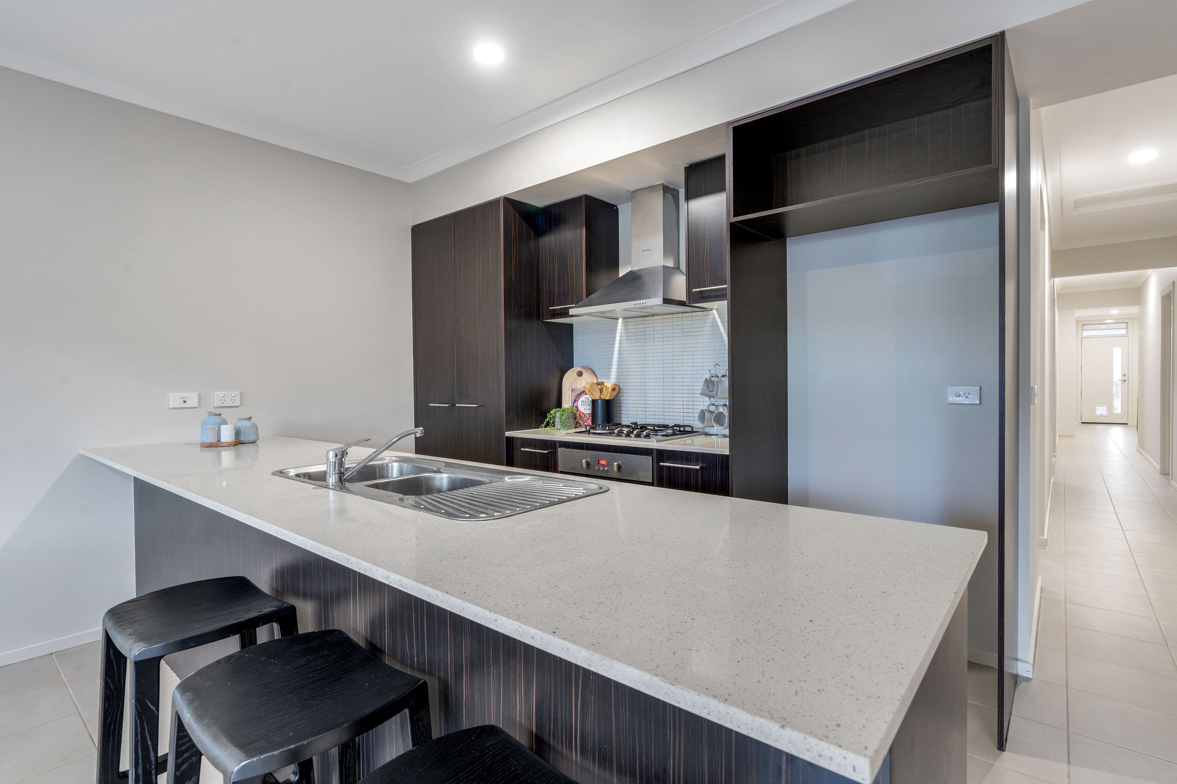 7 Cockatiel Circuit, Craigieburn VIC 3064, Craigieburn - Thumbnail 2