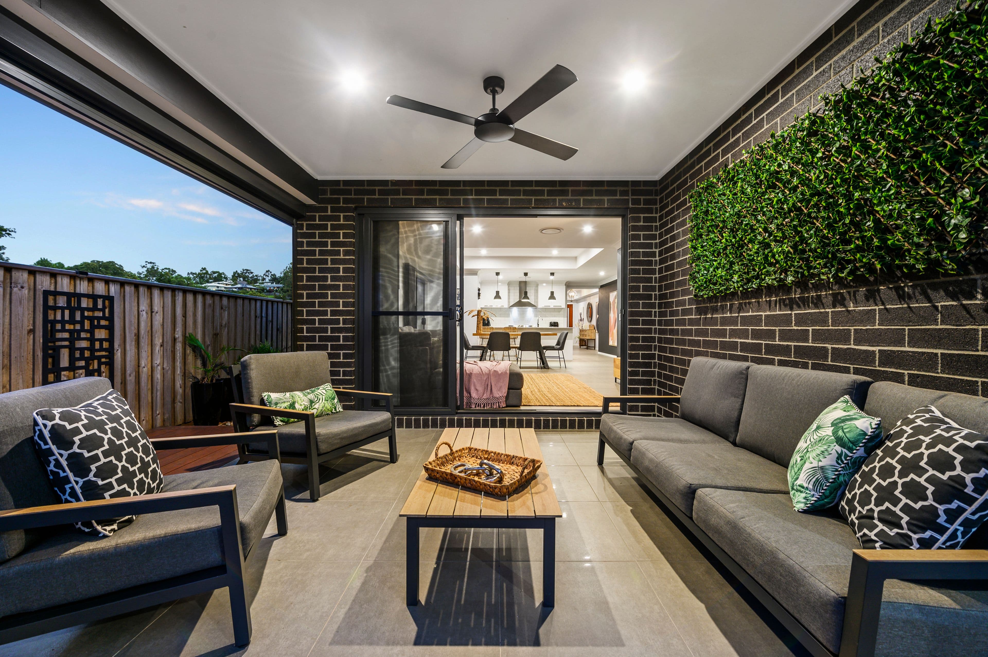 33 Hoop Pine Circuit, Maudsland QLD 4210, Maudsland - Thumbnail 2