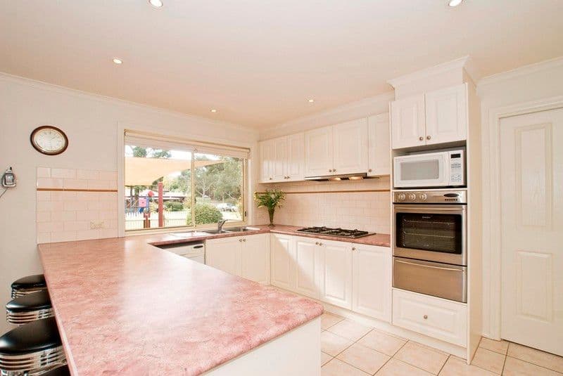 7  CLYDE Court, CROYDON SOUTH VIC 3136, Croydon South - Thumbnail 3