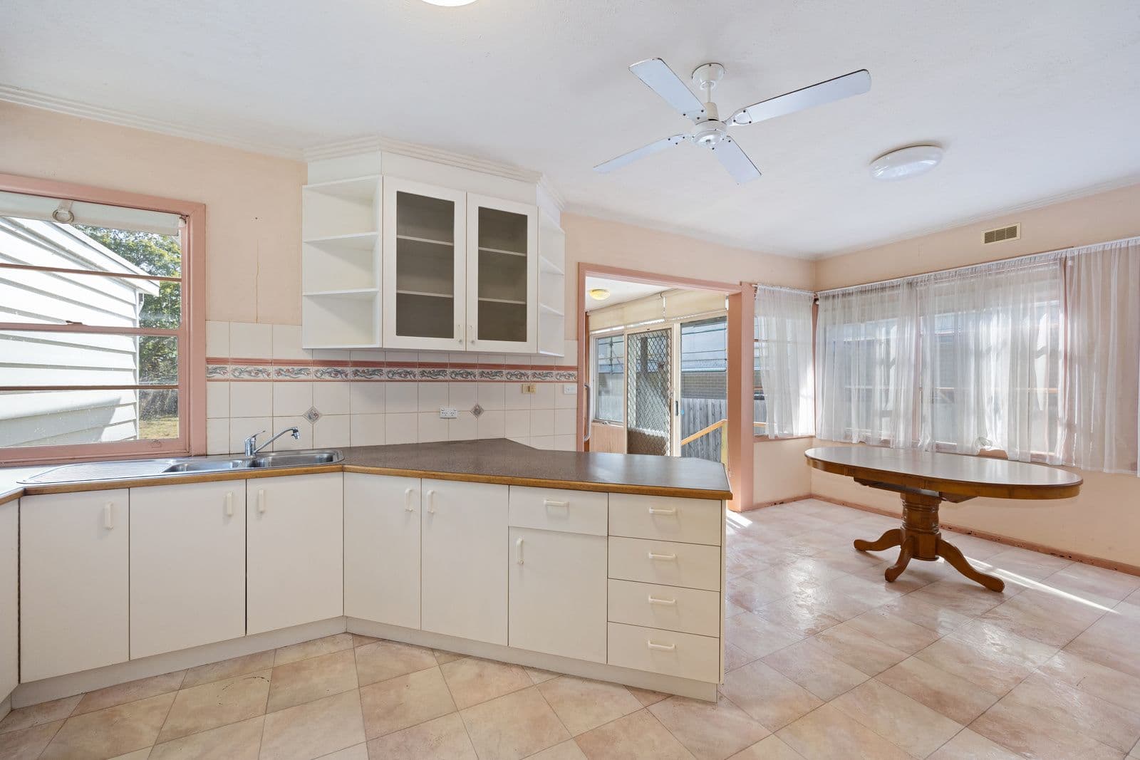 16 Deschamps Street, Lilydale VIC 3140, Lilydale - Thumbnail 6