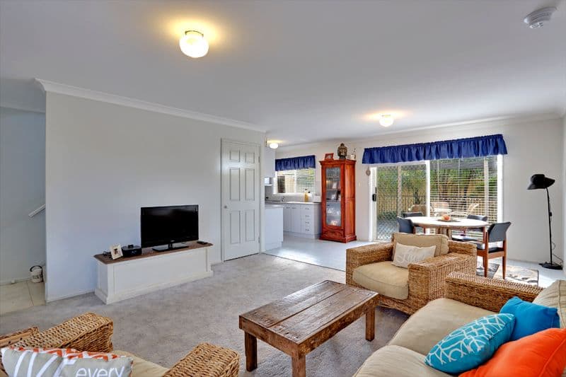 236 Cresthaven Avenue, BATEAU BAY NSW 2261, Bateau Bay - Thumbnail 4