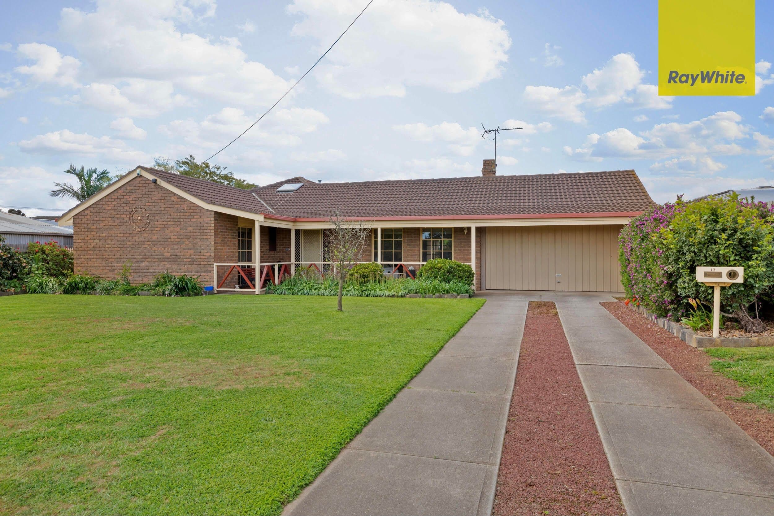 12 Raglan Street, Darley VIC 3340, Darley - Thumbnail 3