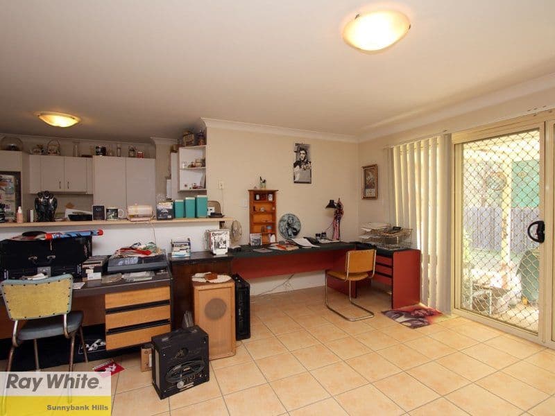 33 McKerrow Crescent, GOODNA QLD 4300, Goodna - Thumbnail 3