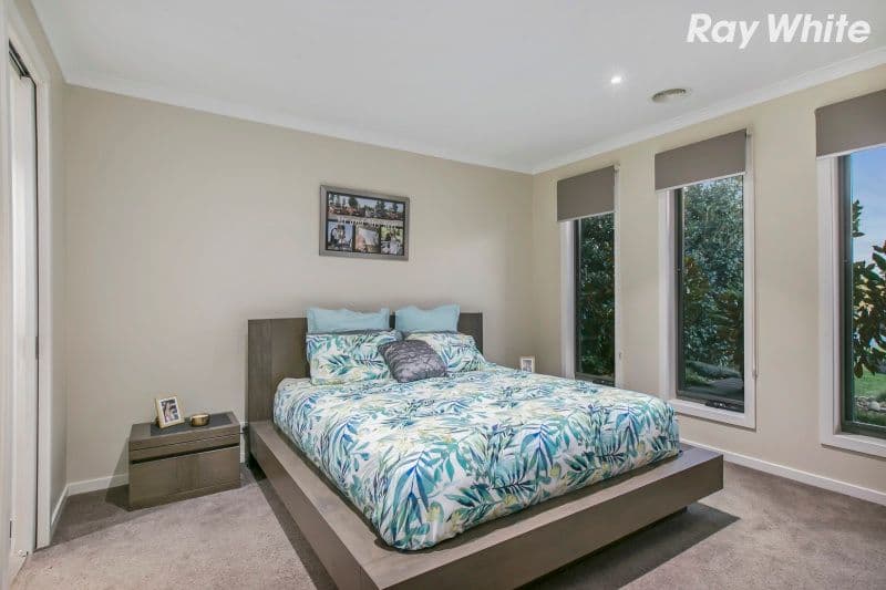 3 Ramsay Close, Pakenham VIC 3810, Pakenham - Thumbnail 2
