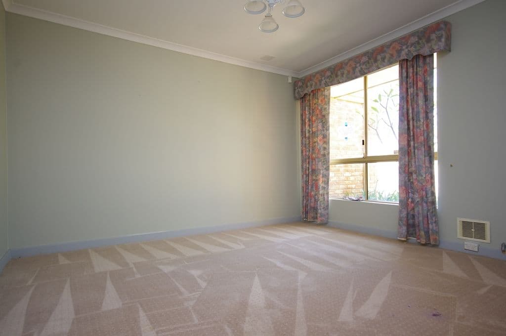 336 Summerlakes Parade, Ballajura WA 6066, Ballajura - Thumbnail 2