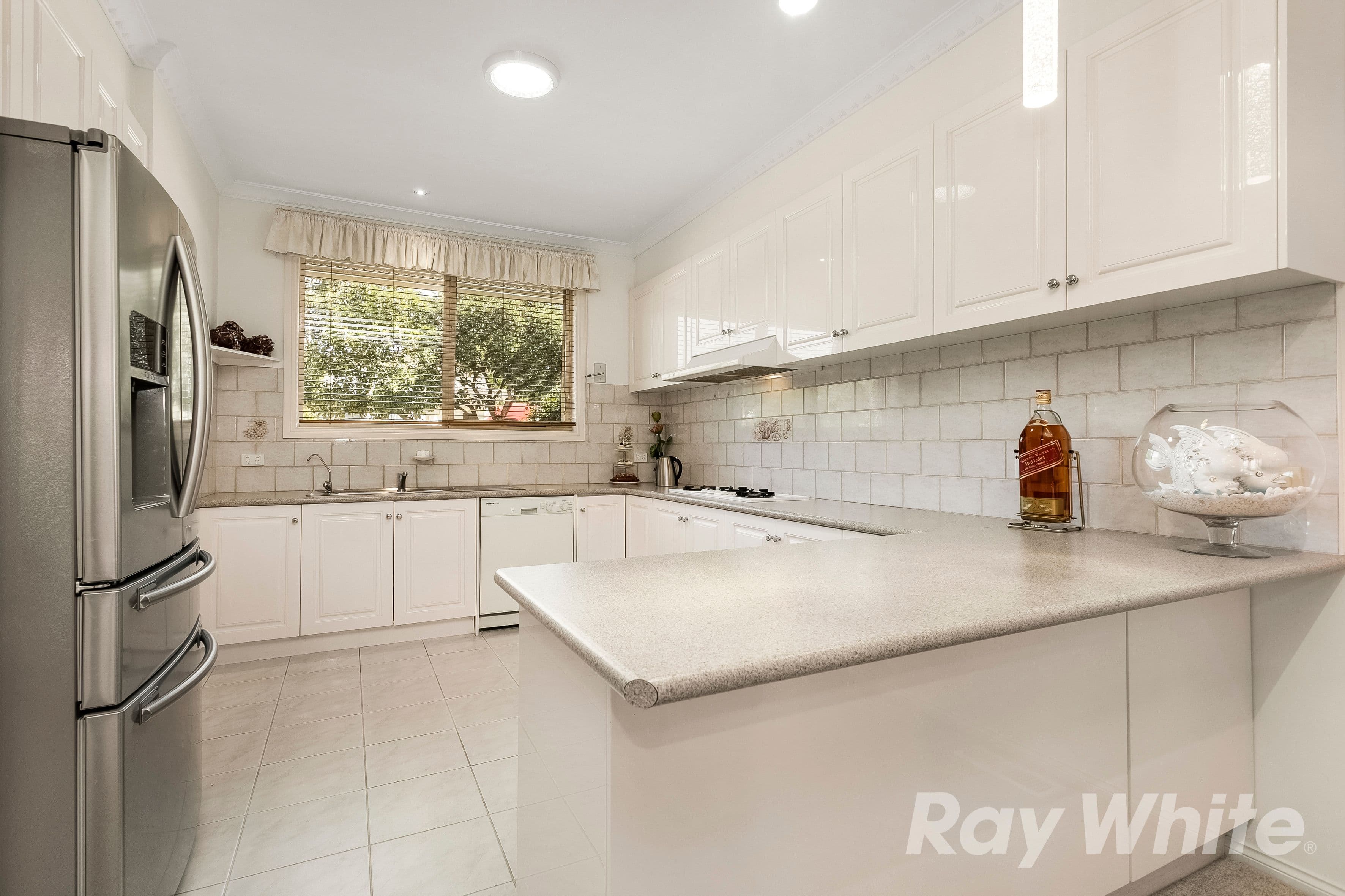 22 Montclair Avenue, Glen Waverley VIC 3150, Glen Waverley - Thumbnail 4