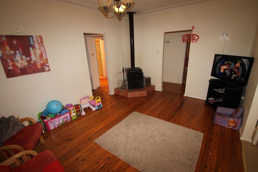 1 Russell Street, Quirindi - Thumbnail 4