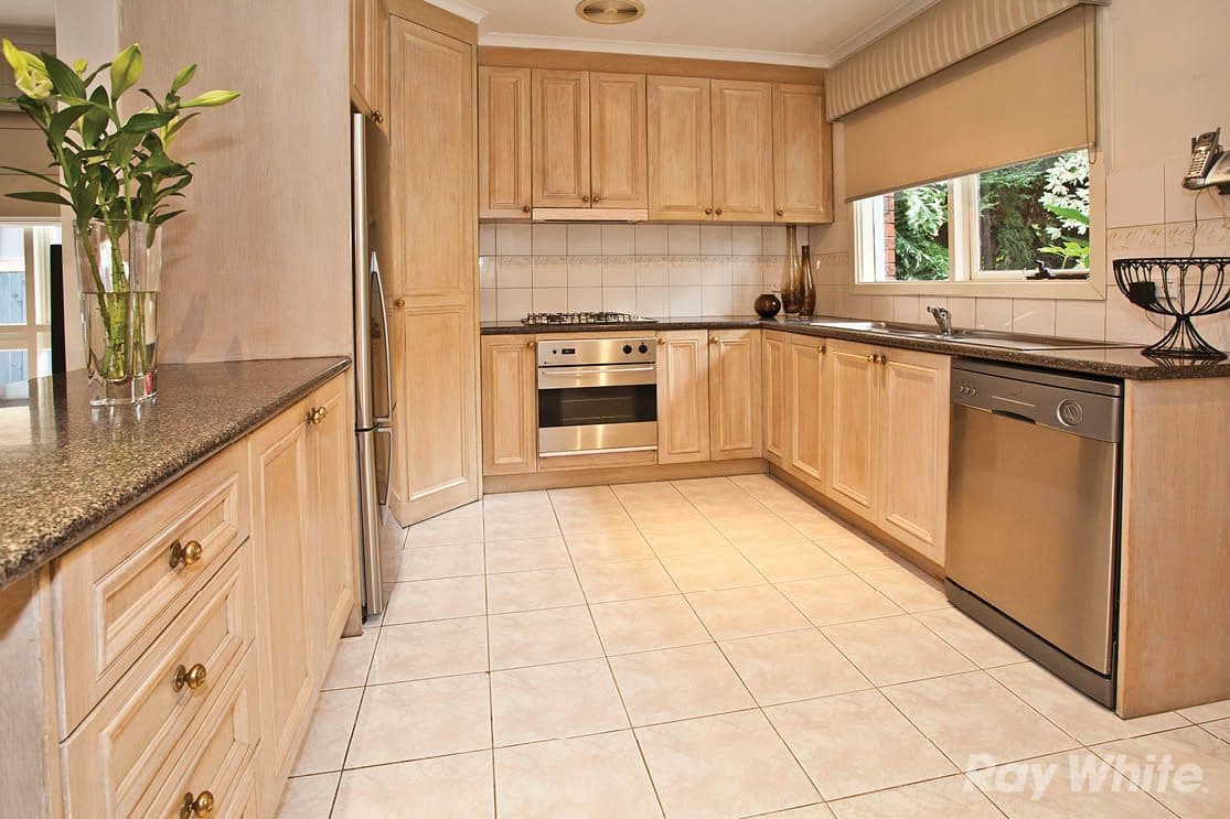 57 Guinevere Parade, GLEN WAVERLEY VIC 3150, Glen Waverley - Thumbnail 2