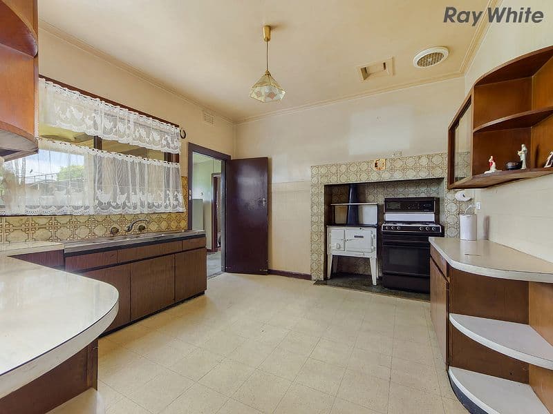 19 Foxton Street, St Albans VIC 3021, St Albans - Thumbnail 2