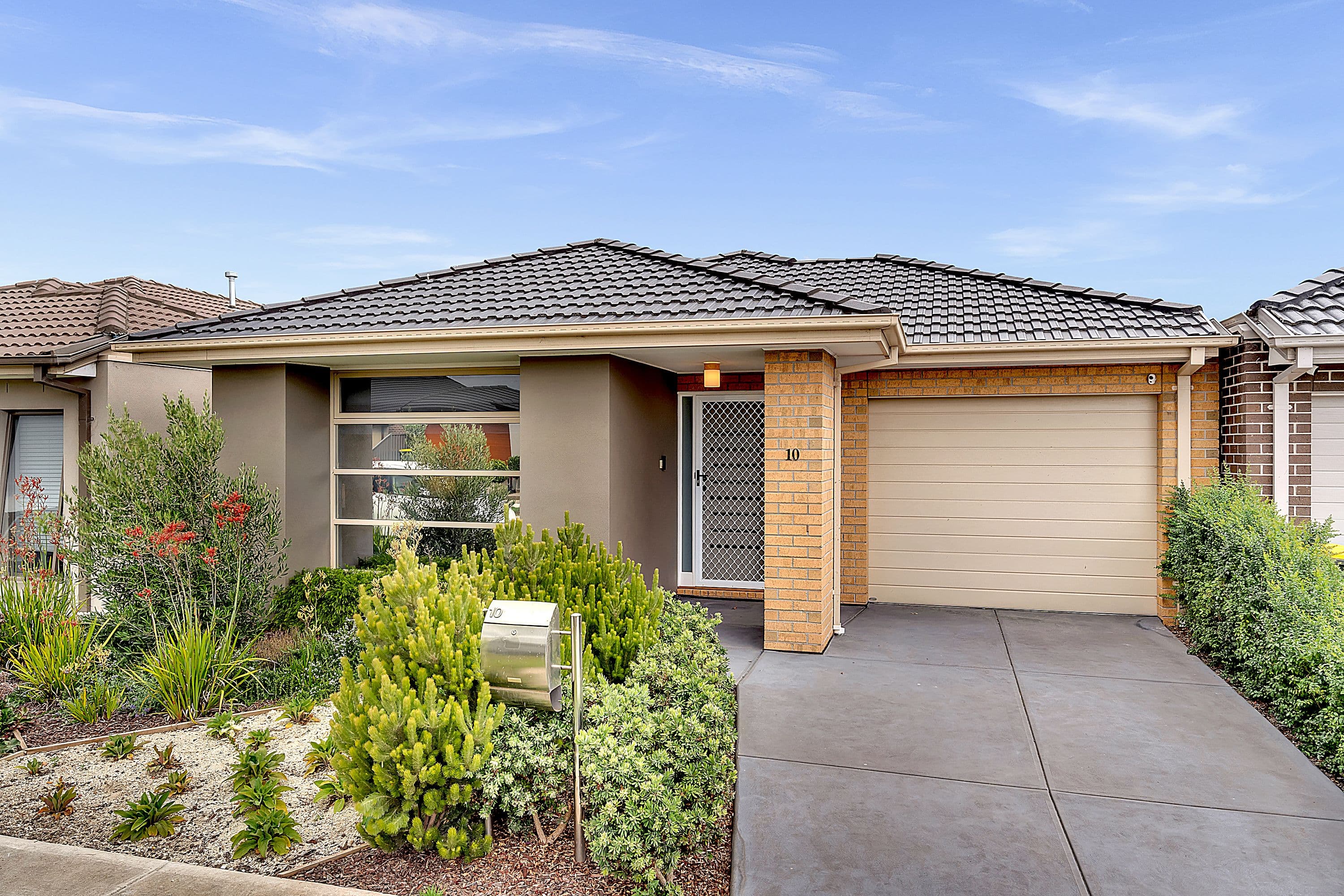 10 Ashworth Street, Craigieburn VIC 3064, Craigieburn - Image 1