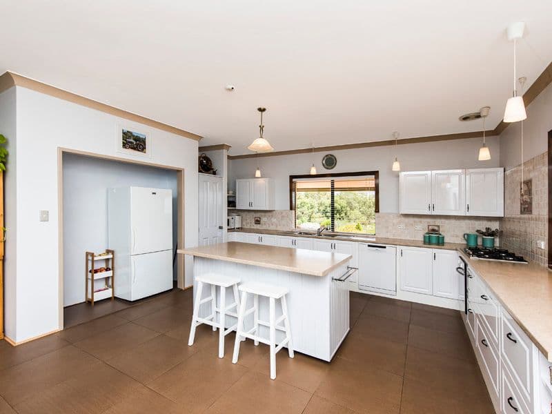 216 Powderbark Road, Lower Chittering WA 6084, Lower Chittering - Thumbnail 4