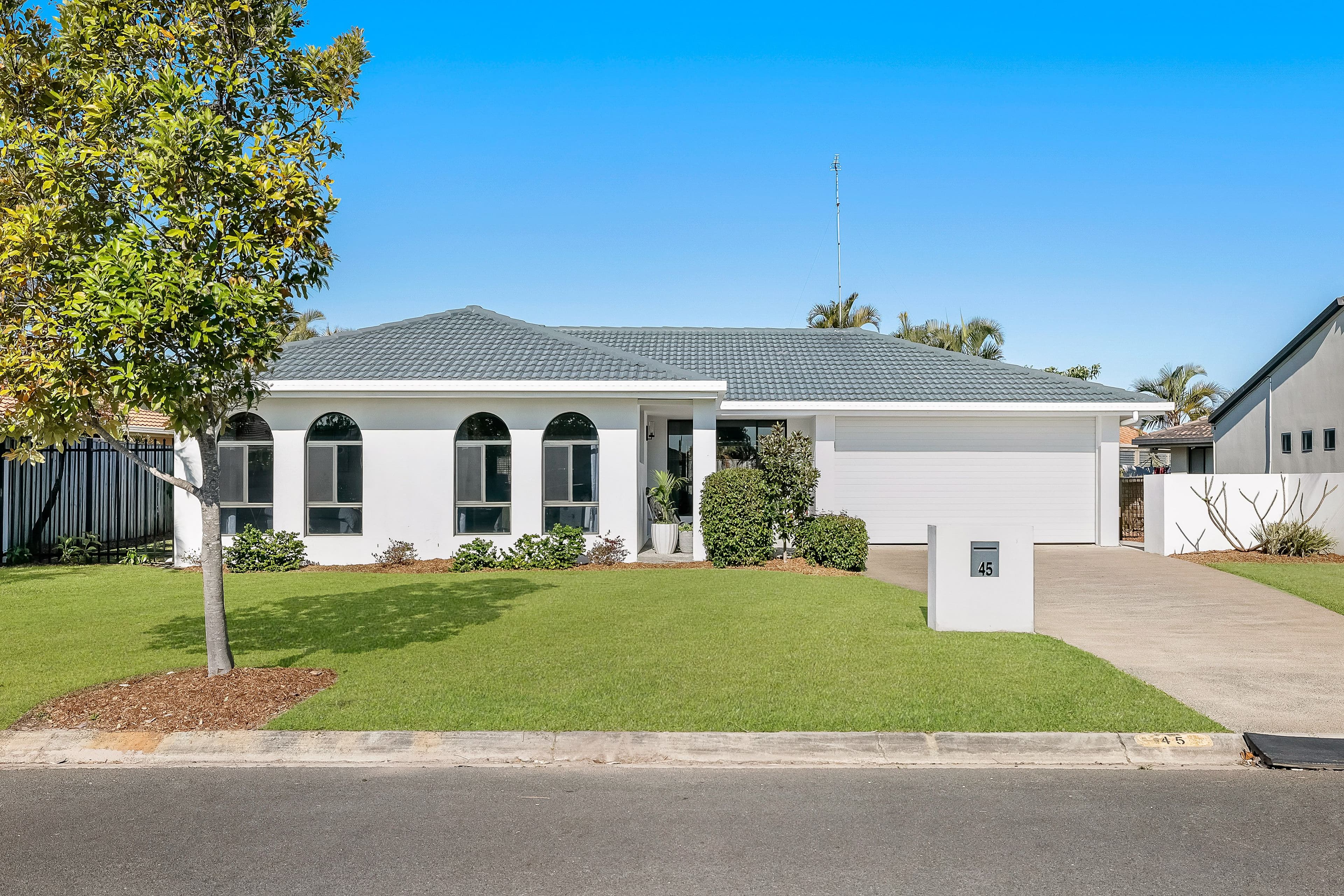 45 Claymore Crescent, Sorrento QLD 4217, Sorrento - Thumbnail 4