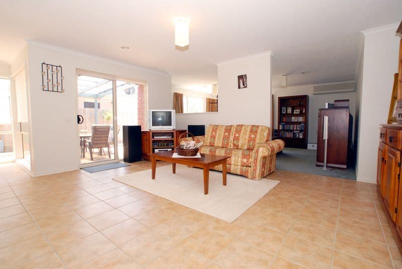 110 Thames Boulevard, WERRIBEE VIC 3030, Werribee - Thumbnail 4