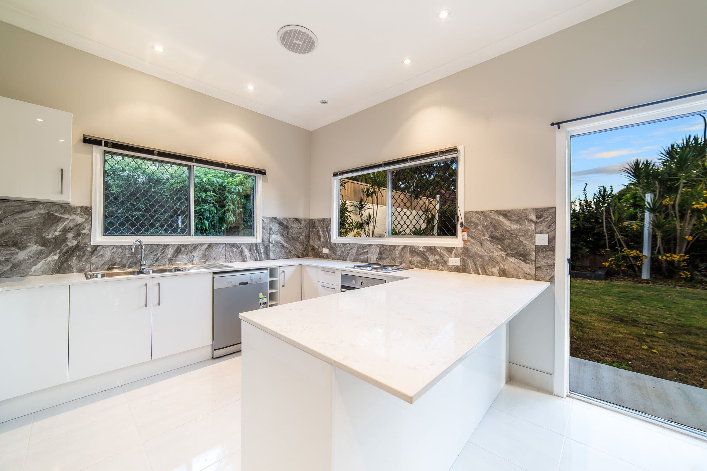 4 Mitchell Avenue, Molendinar QLD 4214, Molendinar - Thumbnail 3