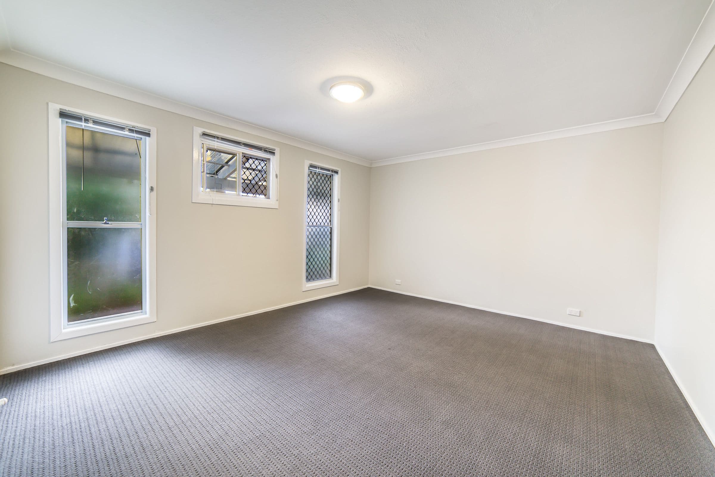 4 Mitchell Avenue, Molendinar QLD 4214, Molendinar - Thumbnail 4