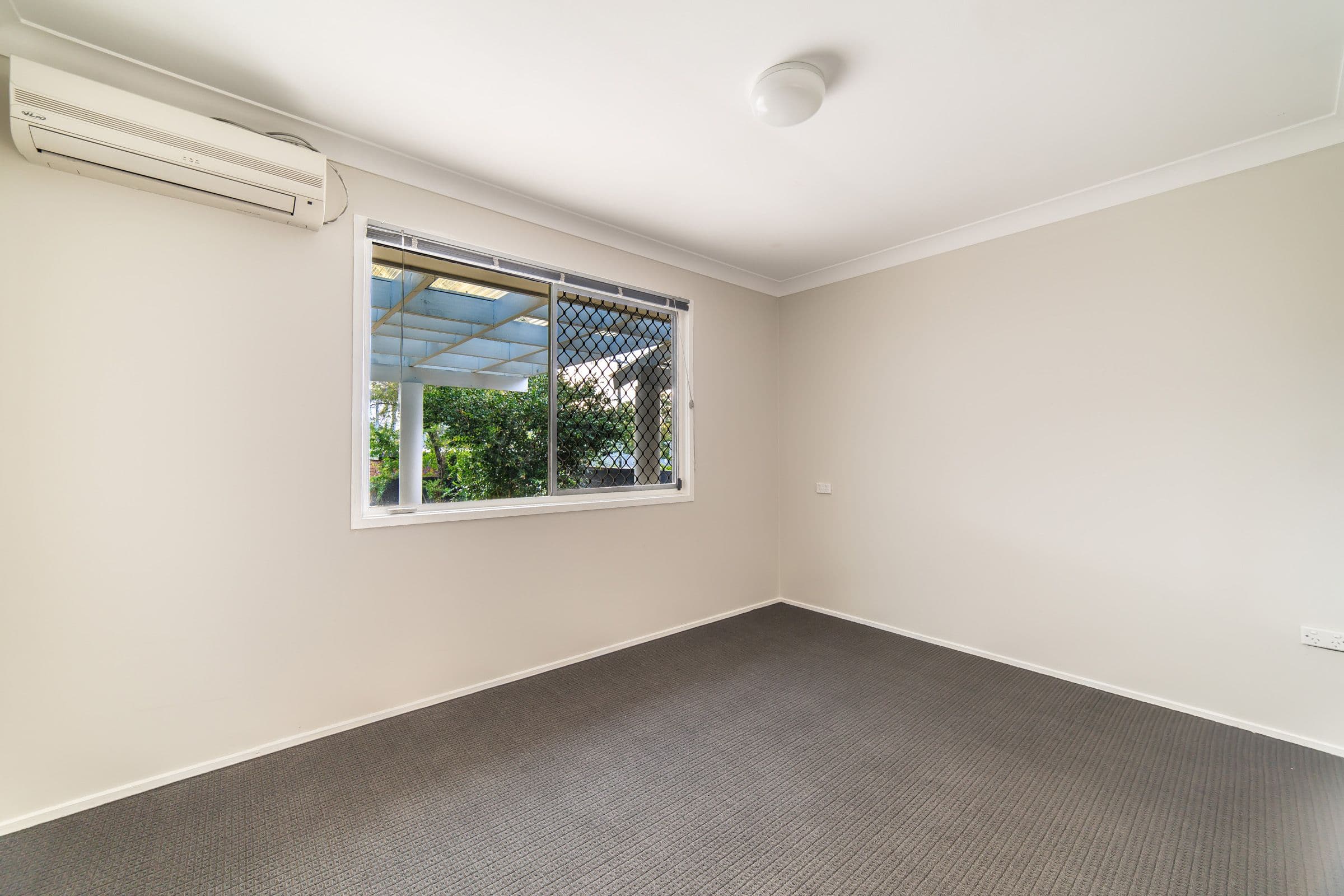4 Mitchell Avenue, Molendinar QLD 4214, Molendinar - Thumbnail 6