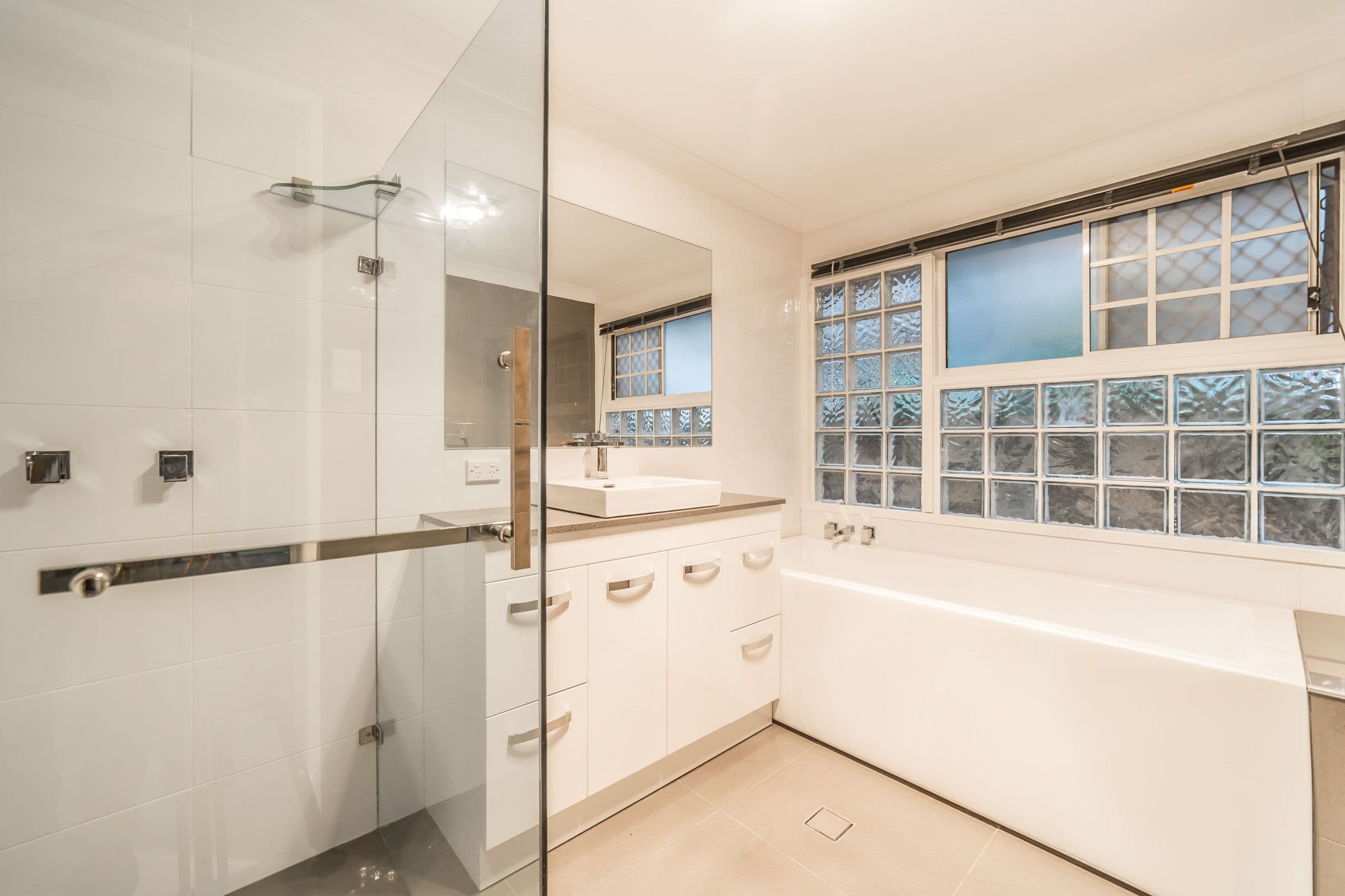 4 Mitchell Avenue, Molendinar QLD 4214, Molendinar - Thumbnail 8