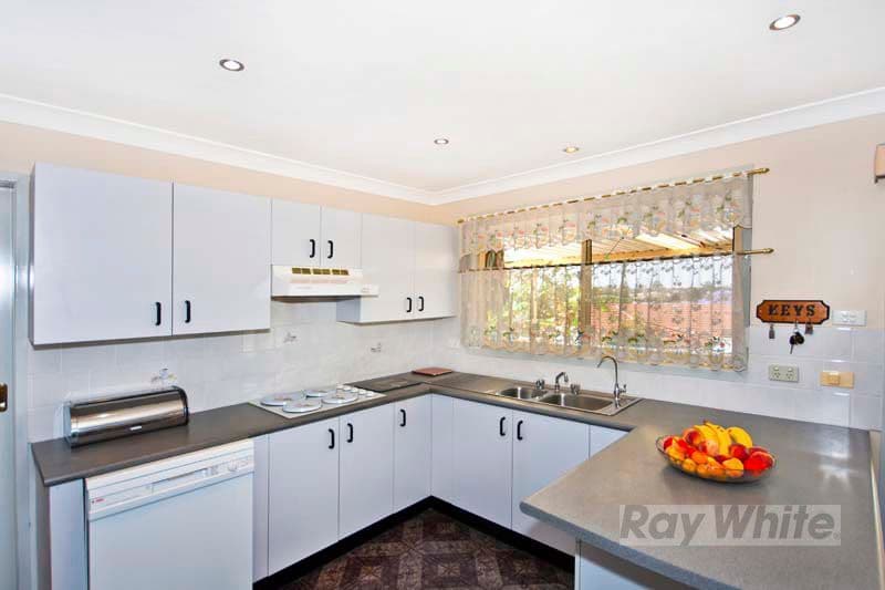 7  Landy Close, EDENSOR PARK NSW 2176, Edensor Park - Thumbnail 4