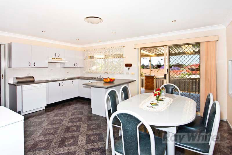 7  Landy Close, EDENSOR PARK NSW 2176, Edensor Park - Thumbnail 5