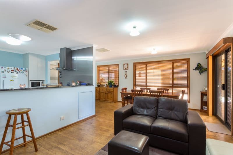 2 Stuart Court, Parafield Gardens SA 5107, Parafield Gardens - Thumbnail 3
