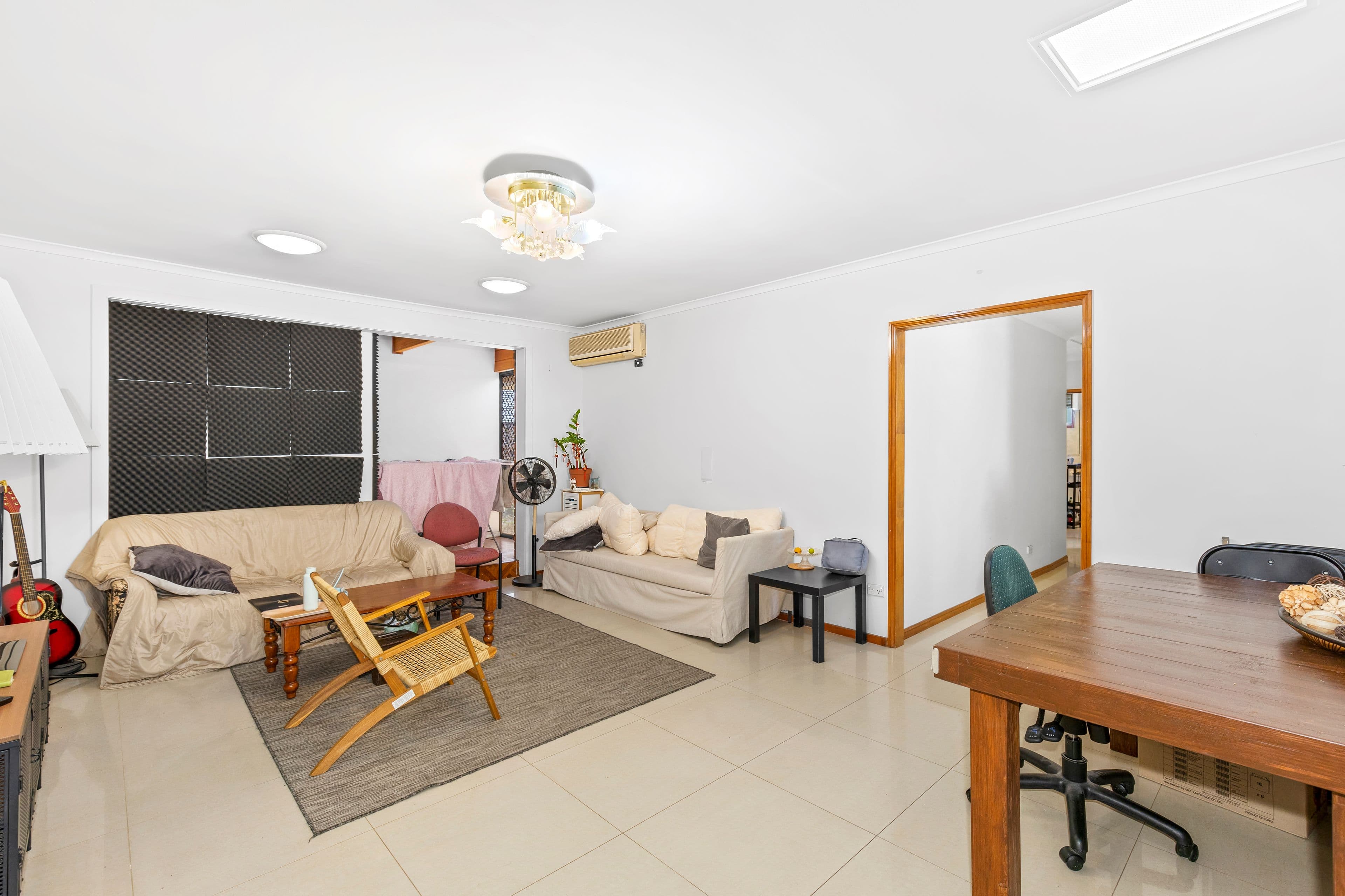 7 LOMANDRA Street, Robertson QLD 4109, Robertson - Thumbnail 3