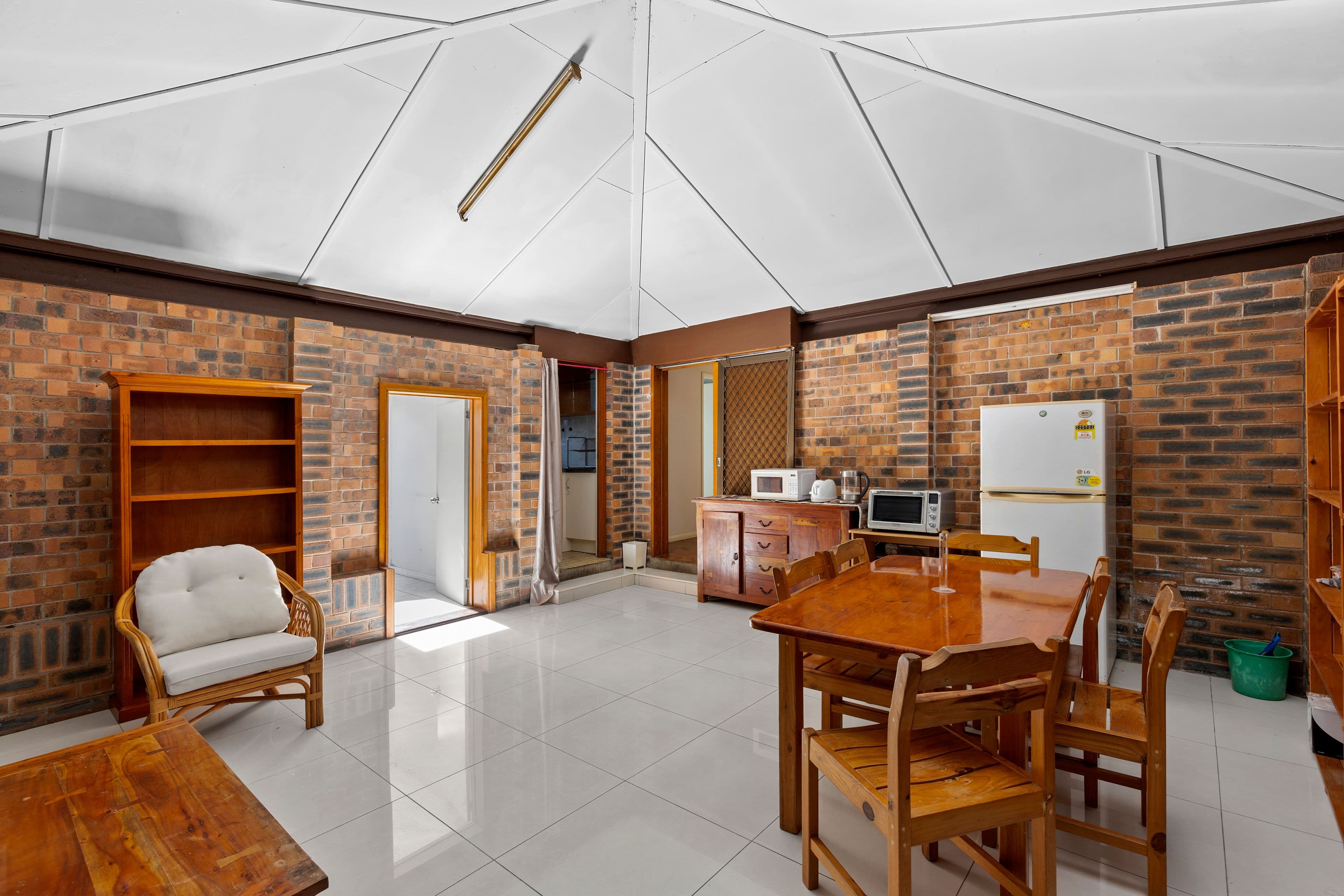 7 LOMANDRA Street, Robertson QLD 4109, Robertson - Thumbnail 4