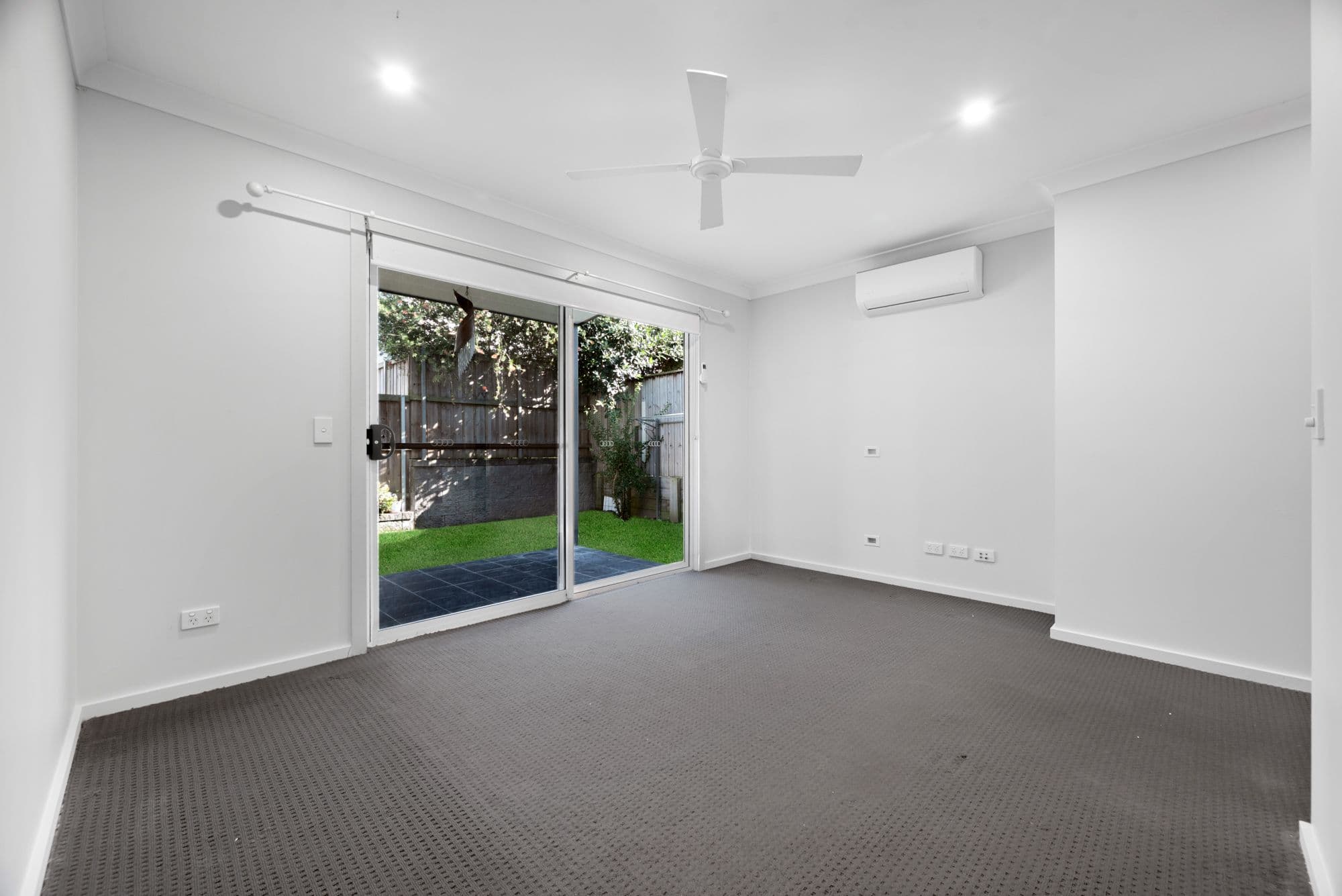 19/52A Atlantic Boulevard, Glenfield NSW 2167, Glenfield - Thumbnail 6