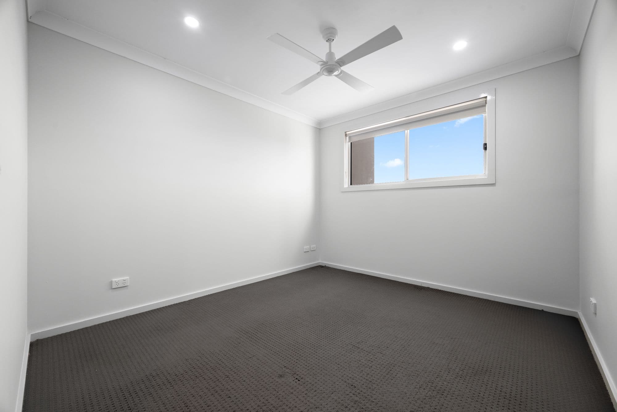 19/52A Atlantic Boulevard, Glenfield NSW 2167, Glenfield - Thumbnail 8