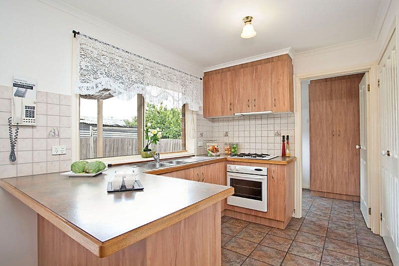 60 Vincent Avenue, ST ALBANS VIC 3021, St Albans - Thumbnail 3