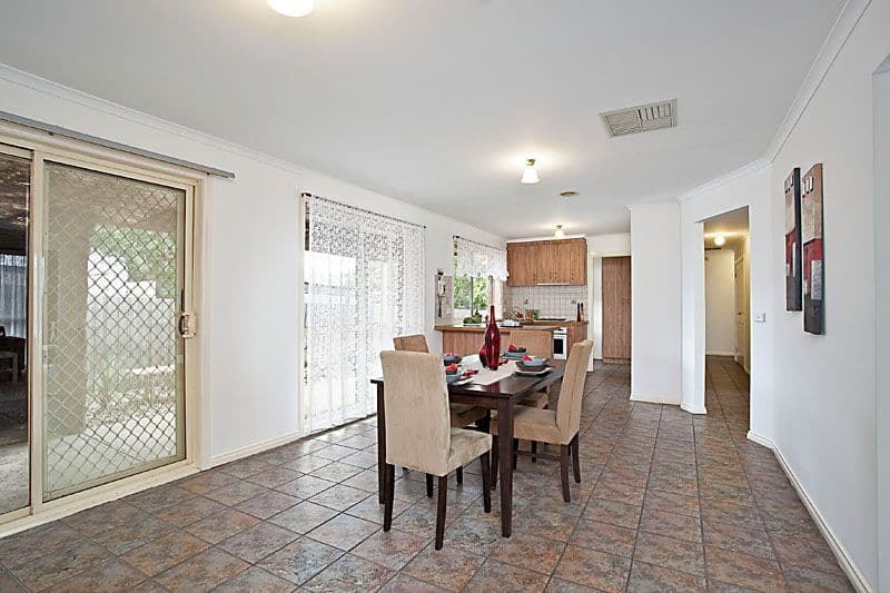 60 Vincent Avenue, ST ALBANS VIC 3021, St Albans - Thumbnail 4