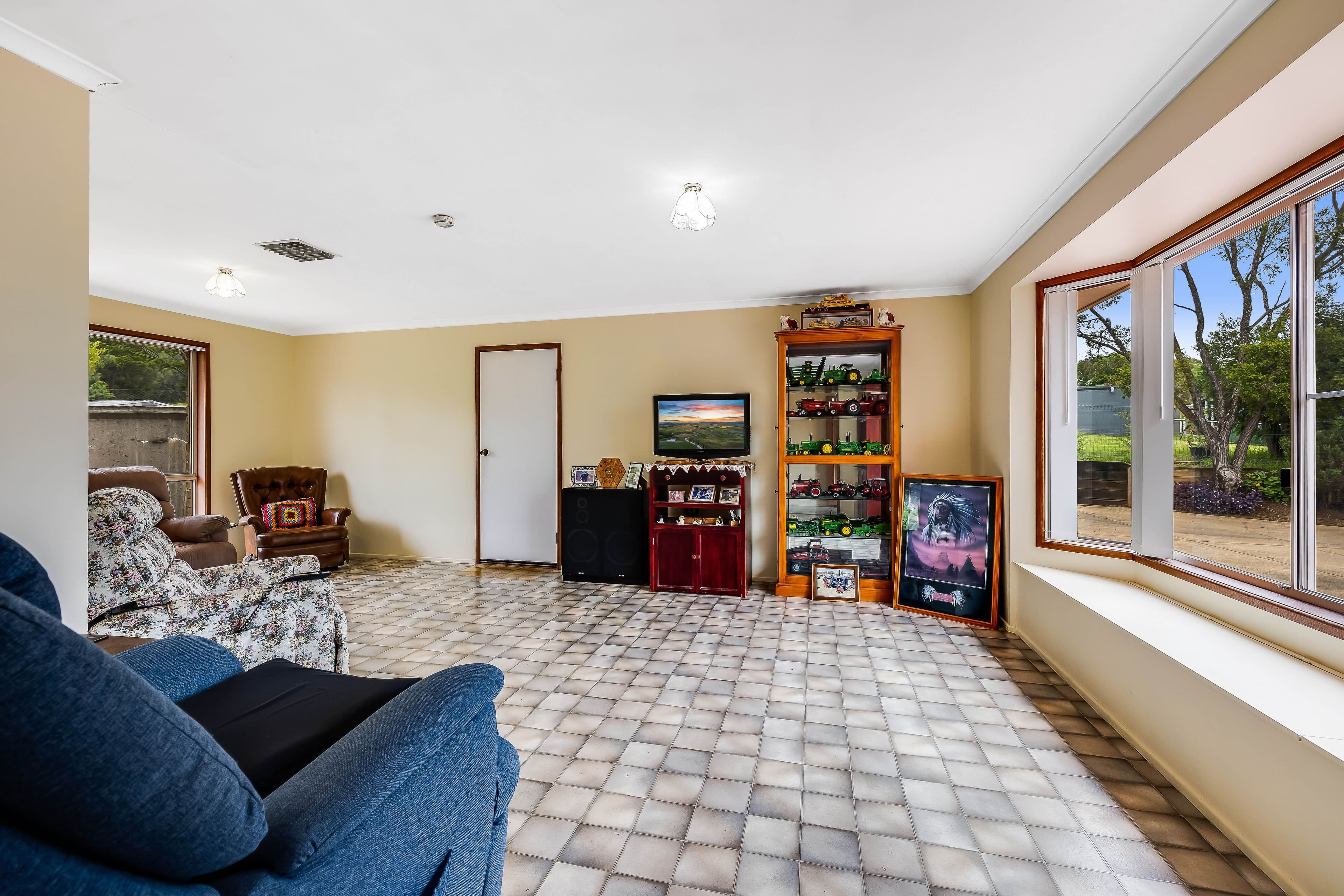8 Roser Court, Withcott QLD 4352, Withcott - Thumbnail 3