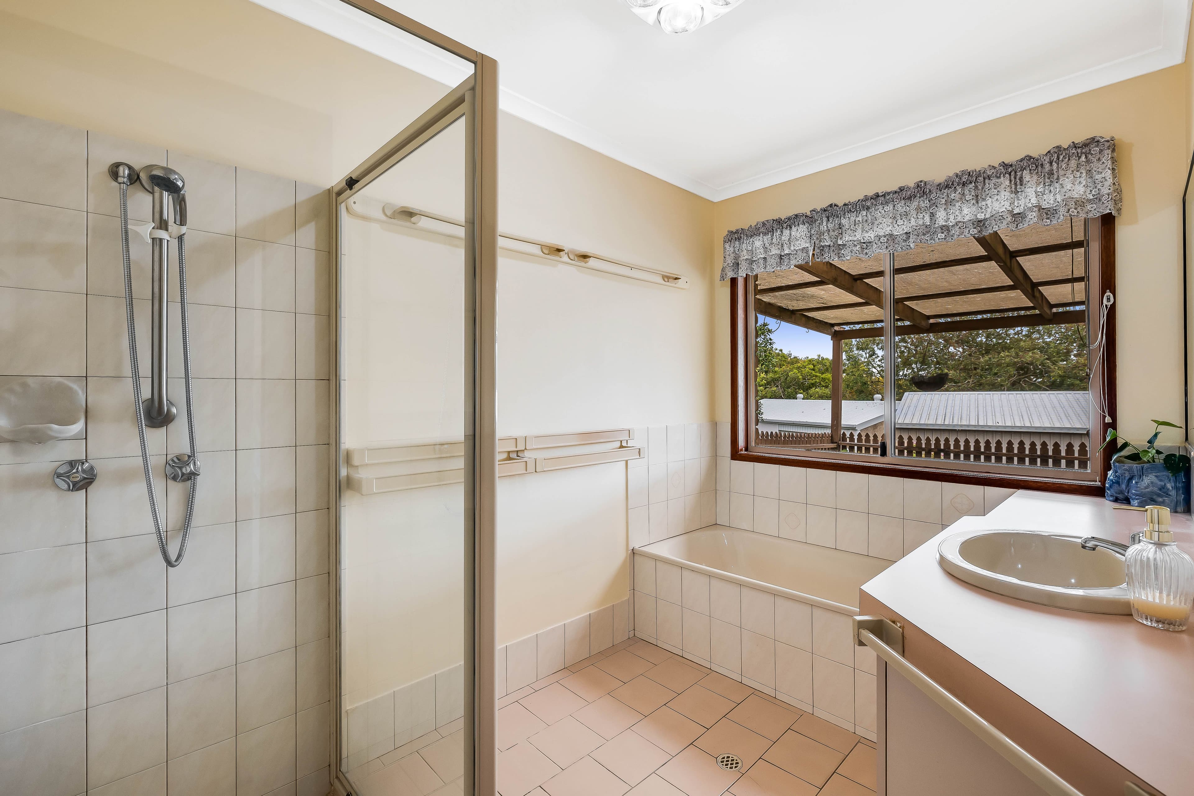 8 Roser Court, Withcott QLD 4352, Withcott - Thumbnail 8