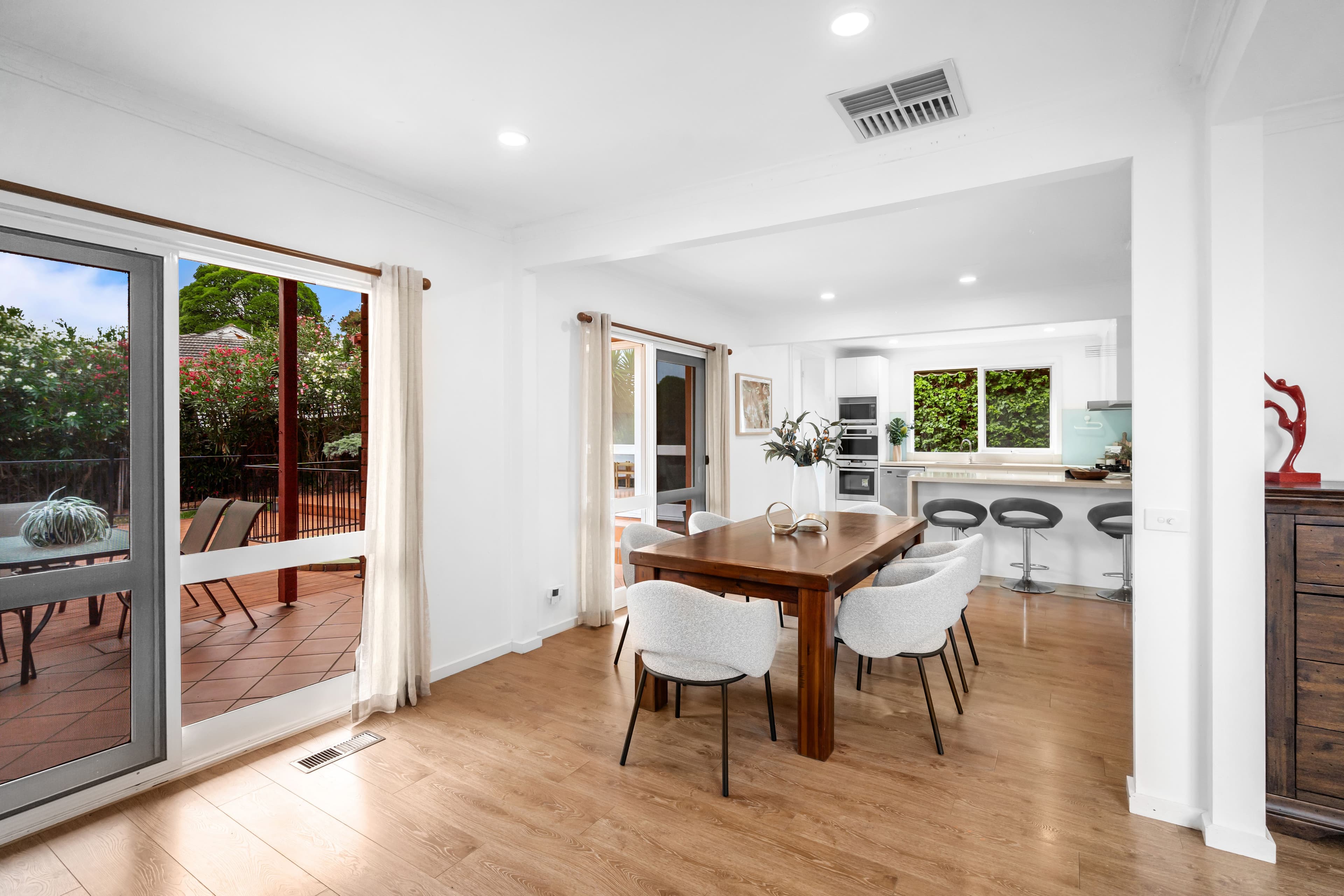 10 Blossom Court, Doncaster VIC 3108, Doncaster - Thumbnail 3