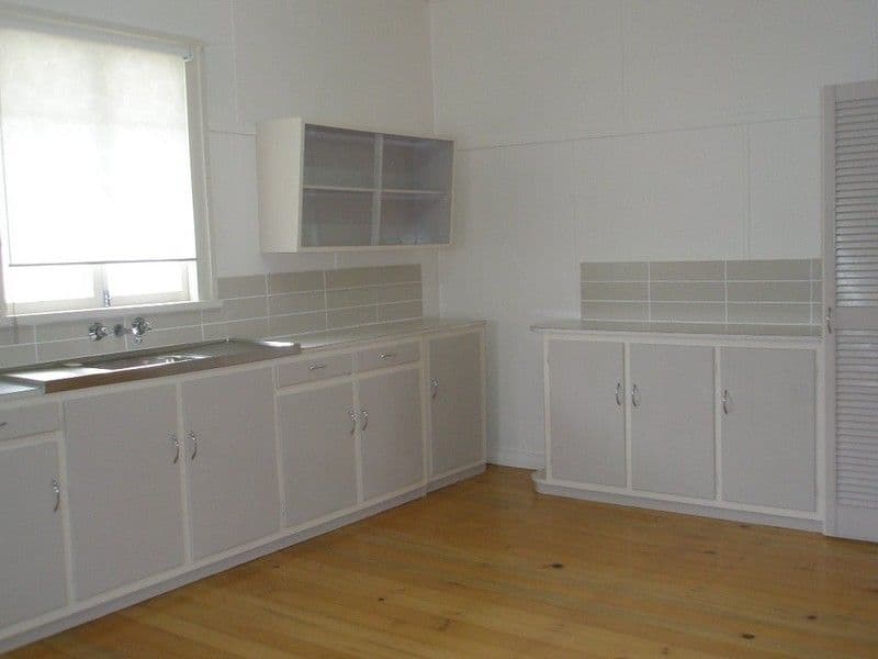 33 Sims Road, AVENELL HEIGHTS QLD 4670, Avenell Heights - Thumbnail 2