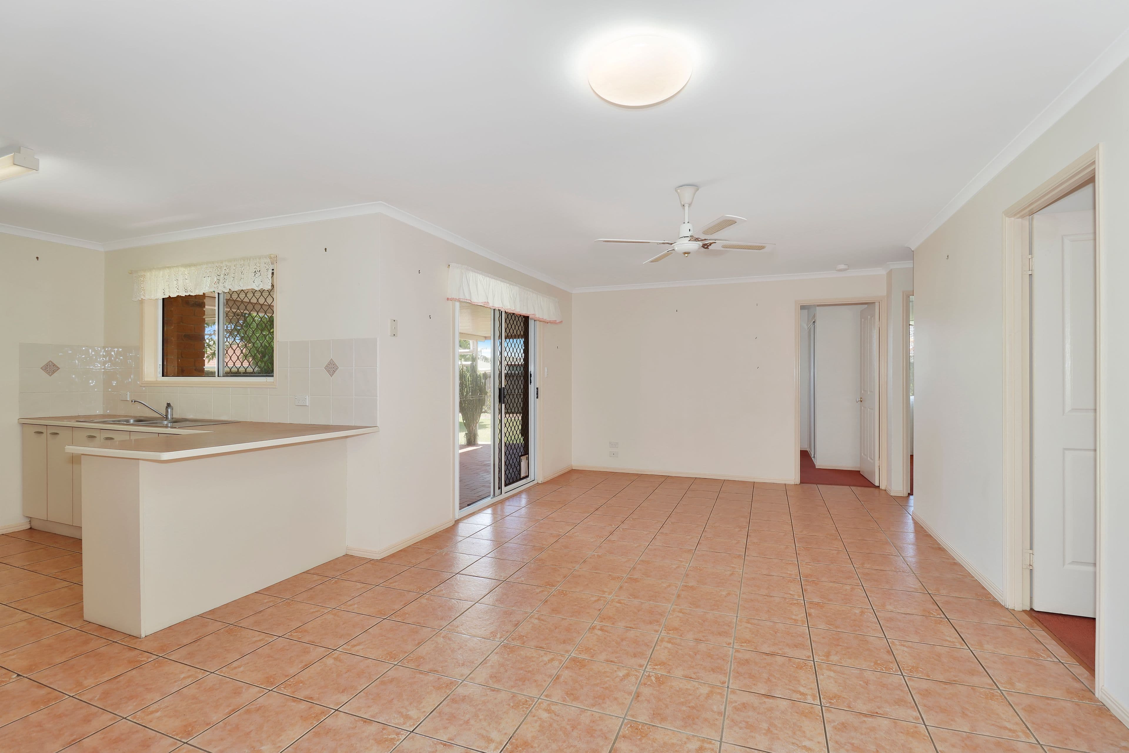 88 Honiton Street, Torquay QLD 4655, Torquay - Thumbnail 2