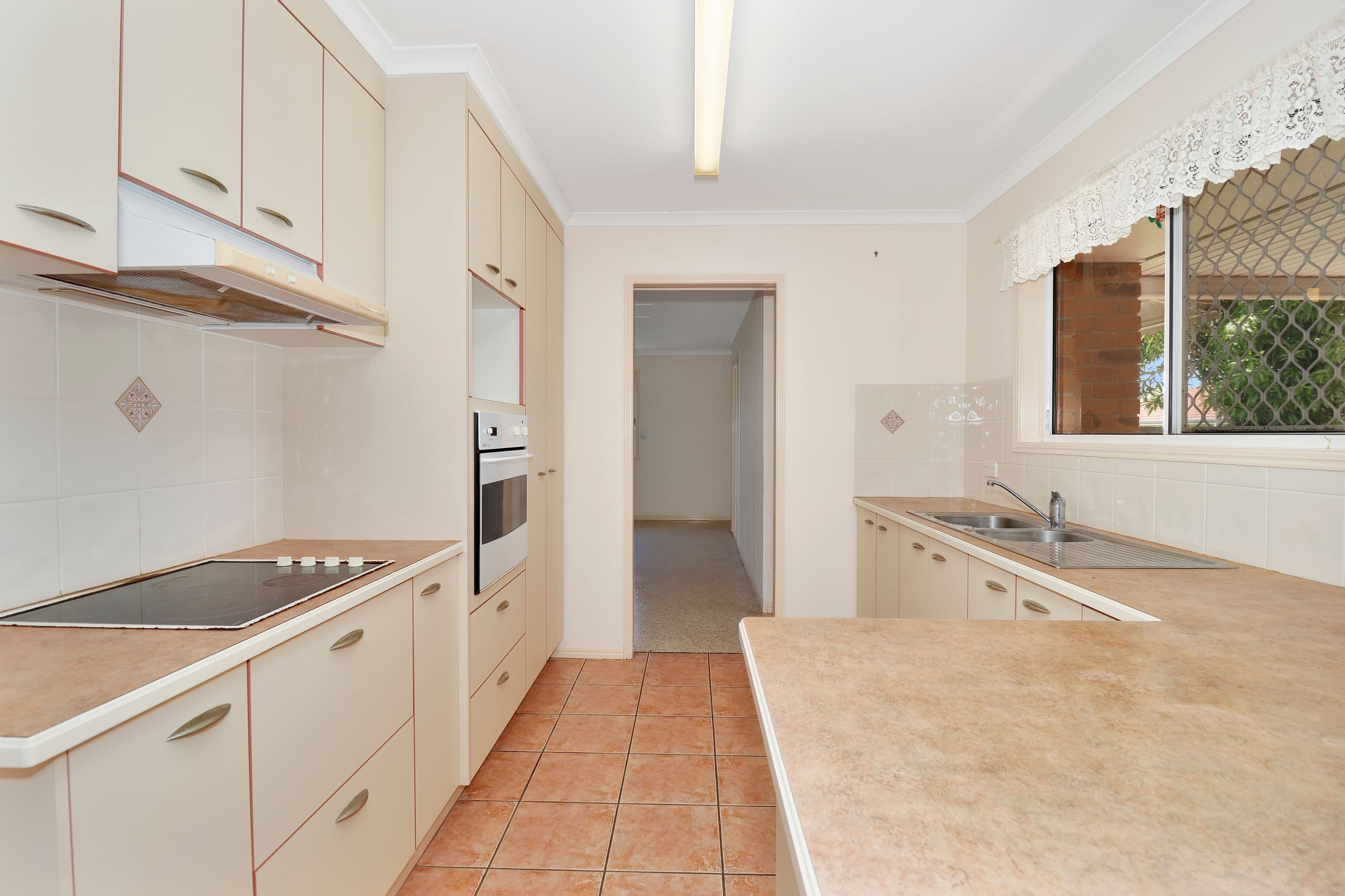 88 Honiton Street, Torquay QLD 4655, Torquay - Thumbnail 3