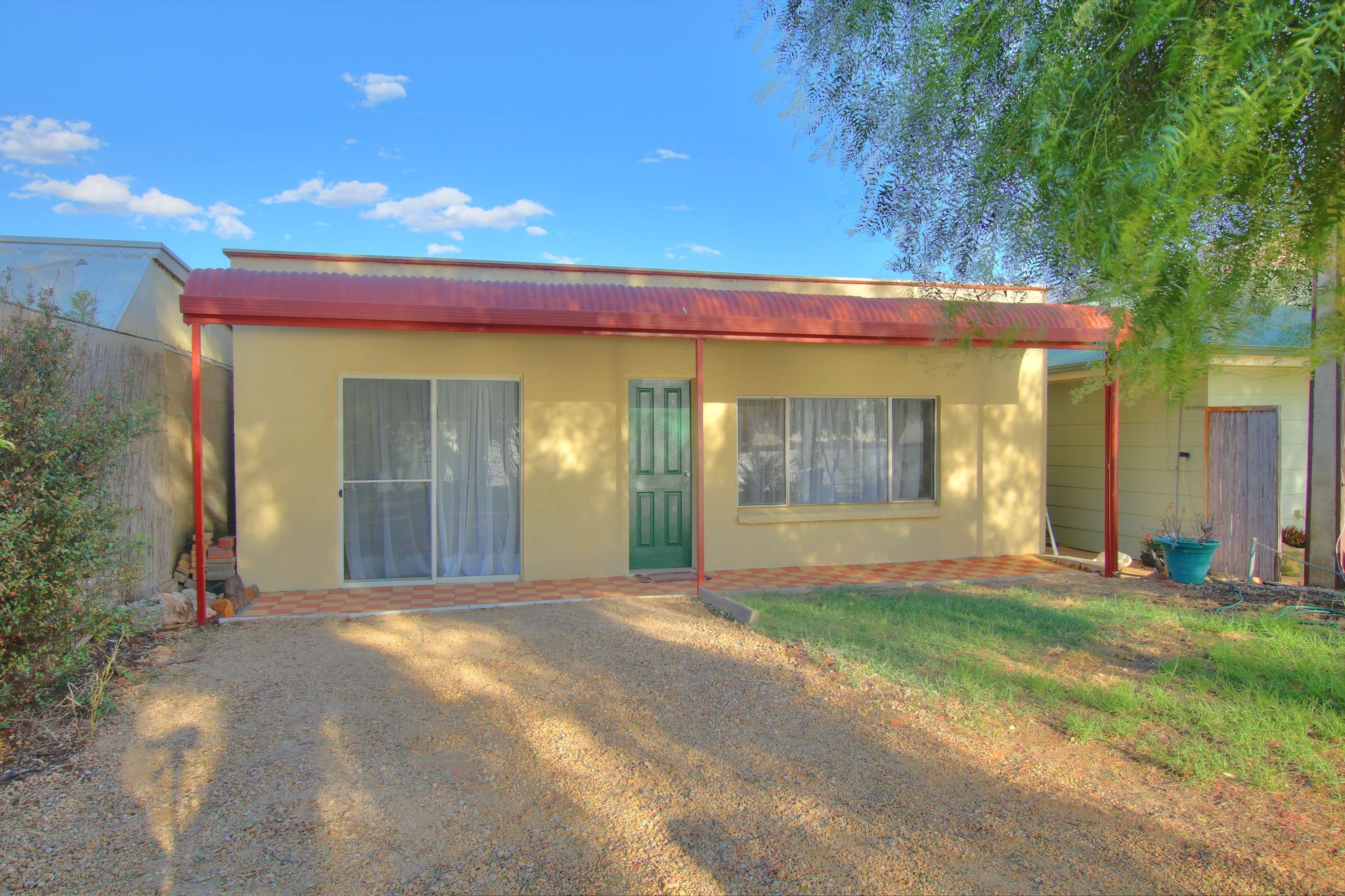 18 Queen Elizabeth Drive, Barmera SA 5345, Barmera - Image 1