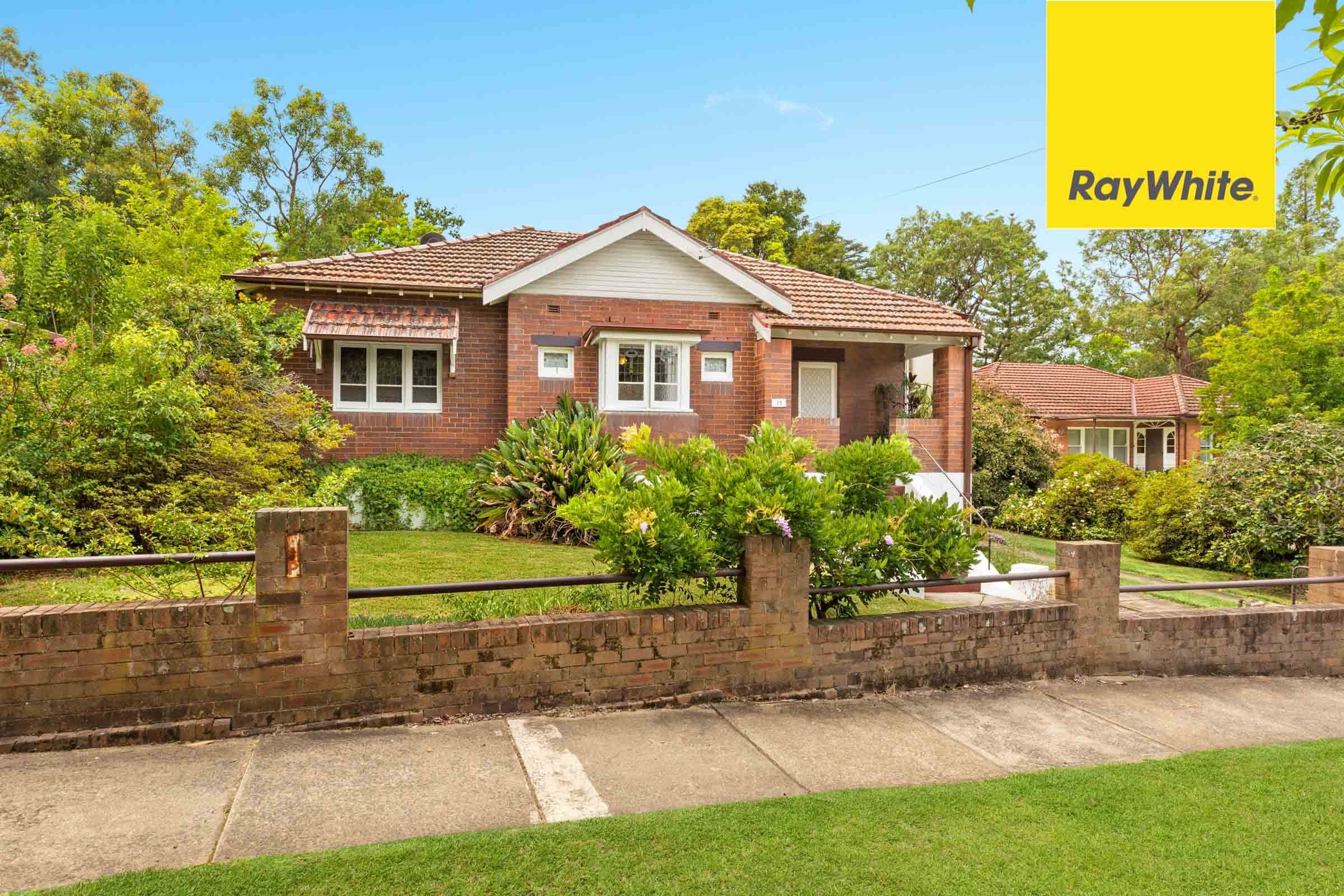 17 Auld Avenue, Eastwood - Image 1