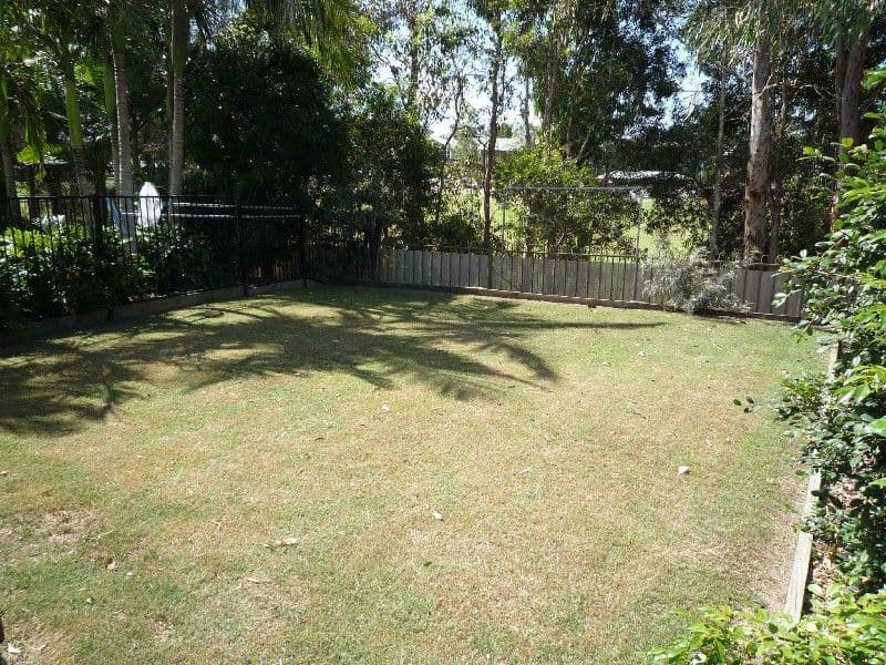 9 Maltravers Drive, ARUNDEL QLD 4214, Arundel - Thumbnail 5