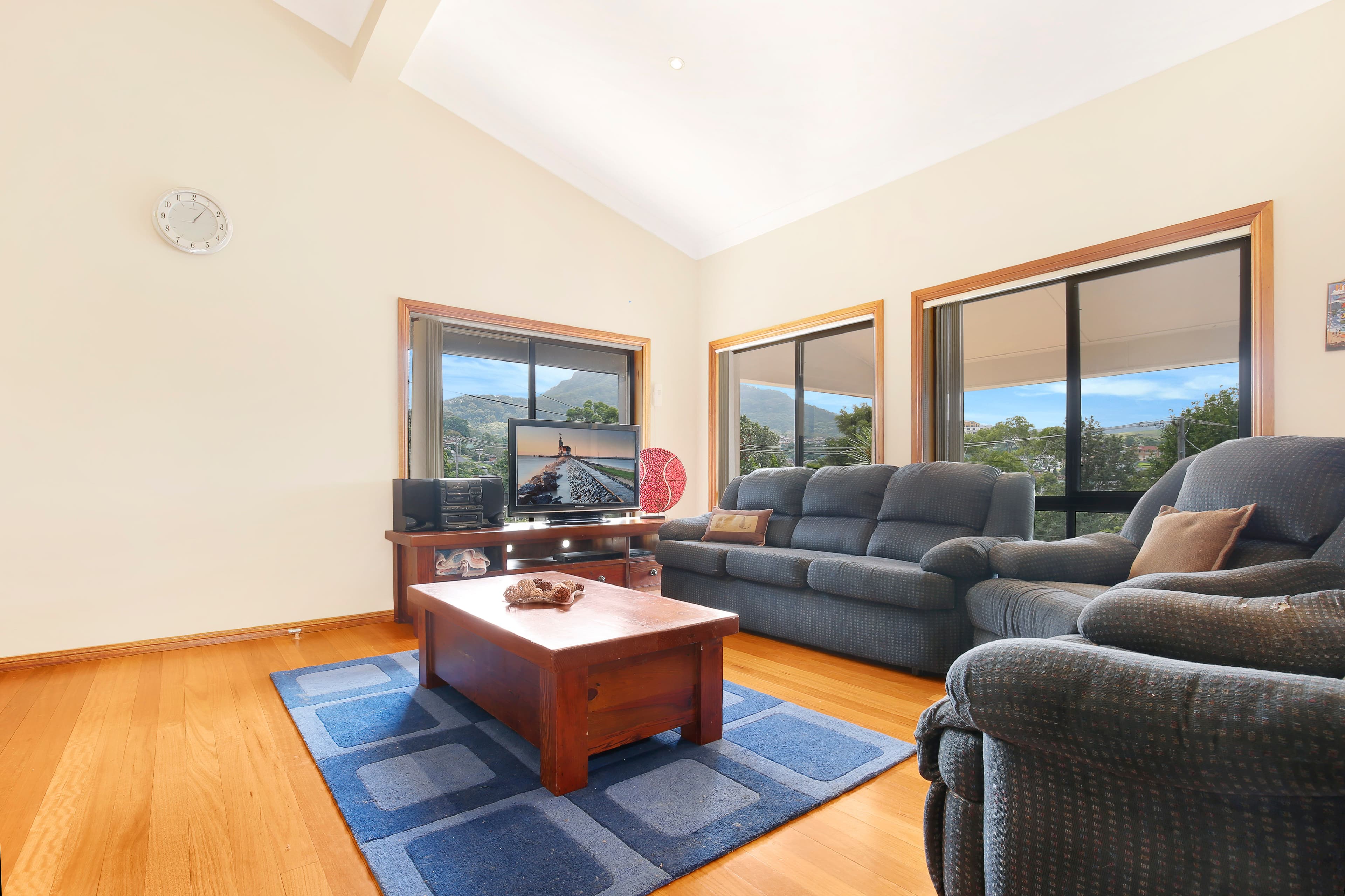 56 Ashley Avenue, Farmborough Heights - Thumbnail 5