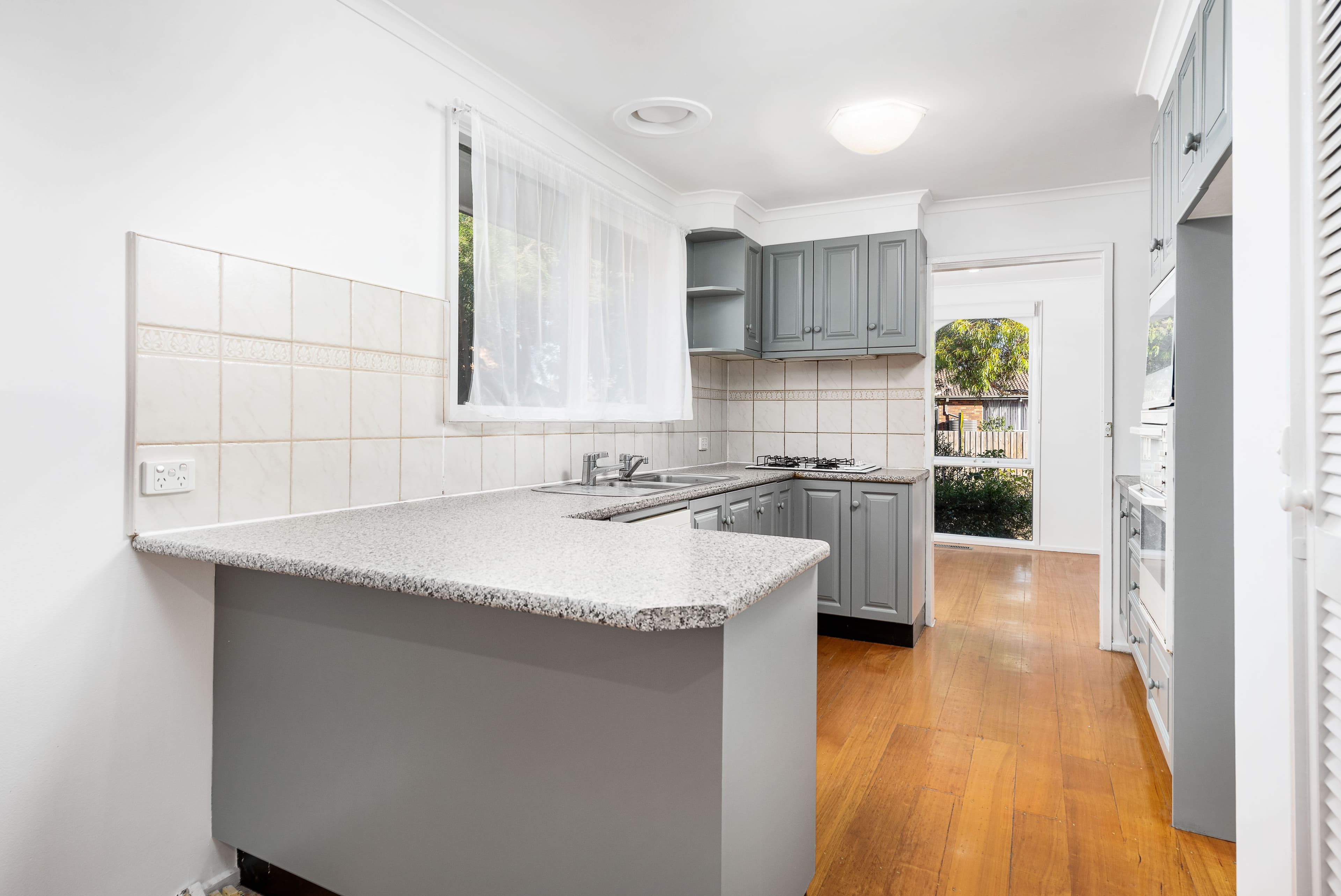 14 Blamey Avenue, Mill Park VIC 3082, Mill Park - Thumbnail 8