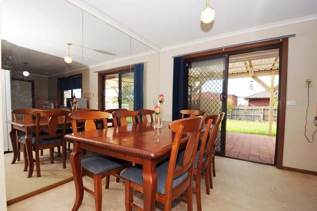 18 Loretta Court, SEABROOK VIC 3028, Seabrook - Thumbnail 4