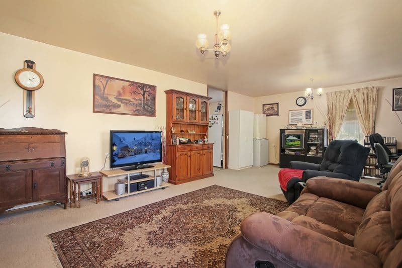 172 Eastern Circuit, East Albury - Thumbnail 3