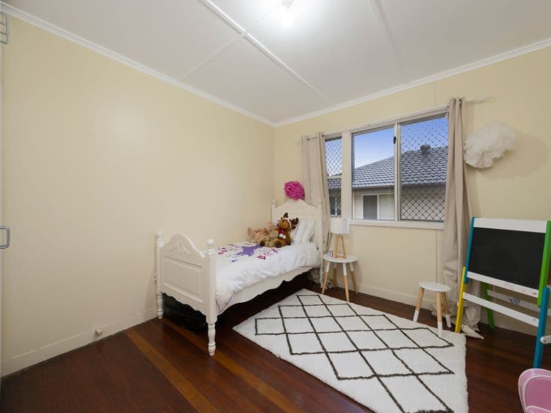 19 Landscape Street, Stafford Heights QLD 4053, Stafford Heights - Thumbnail 6