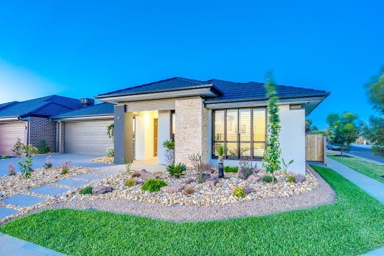 17 Silverwood Drive, Truganina VIC 3029, Truganina - Thumbnail 2
