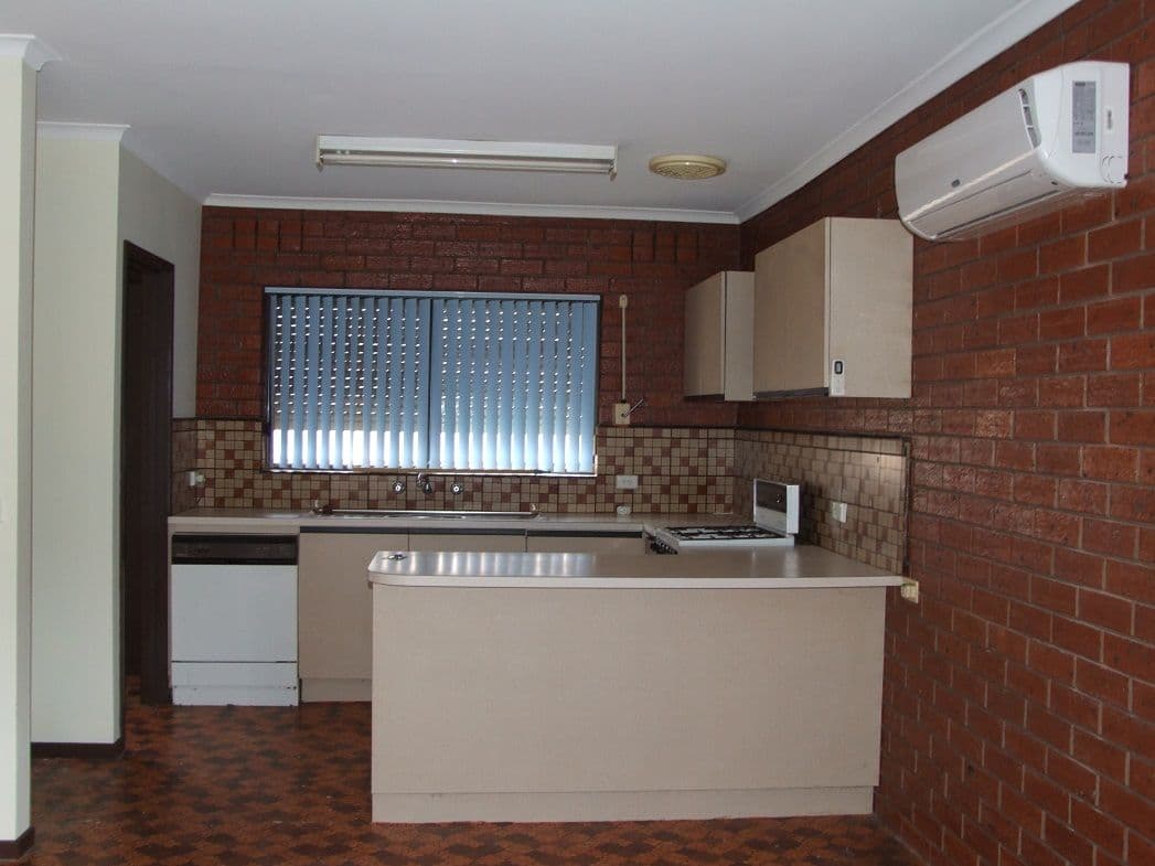 28 Palmerston Street, MELTON VIC 3337, Melton - Thumbnail 2