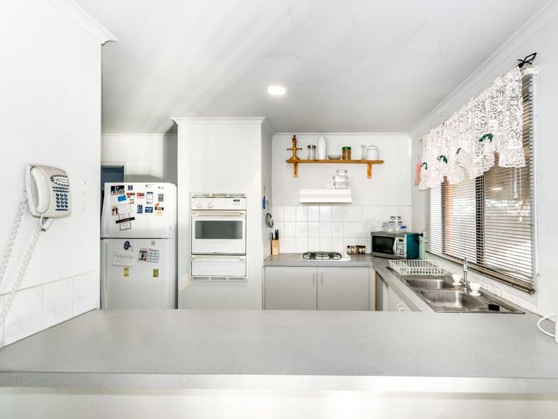 1 Luisa Court, Brookfield VIC 3338, Brookfield - Thumbnail 2